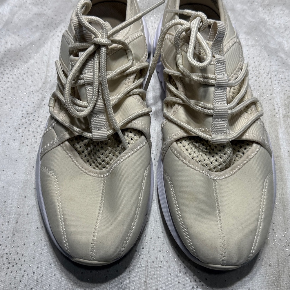 Fabletics Brookside Performance Sneaker Size 8.5 - image 3